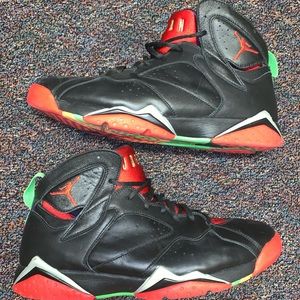 I’m selling because I don’t wear them